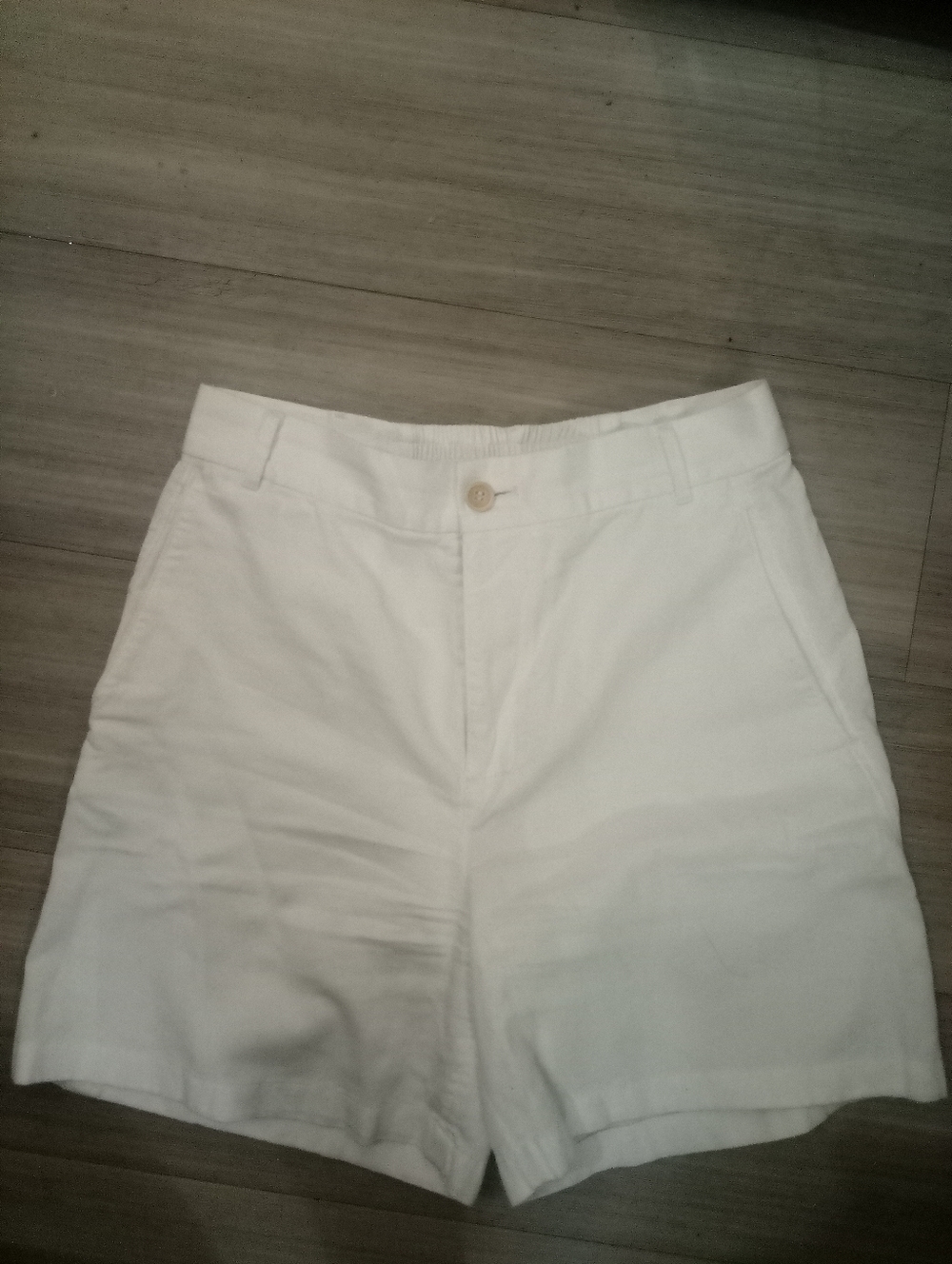 NWOT: COS; LINEN-BLEND FLAT FRONT LONG BERMUDA SHORT, WHITE, 24R.